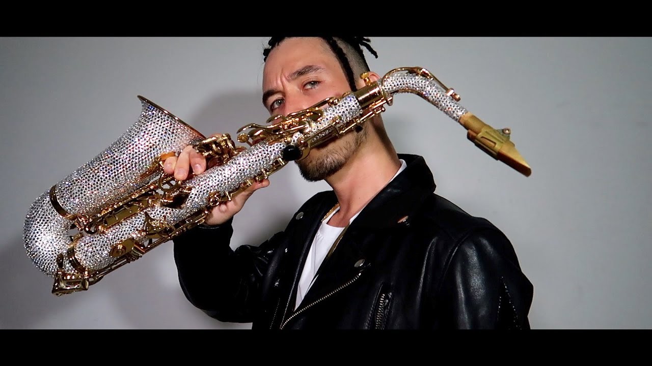 Arthur Mauzer New Diamond Sax Presentation (Swarovski Saxophone