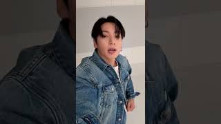 Do You Have Your Calvins On? Jung Kook Does. Resimi