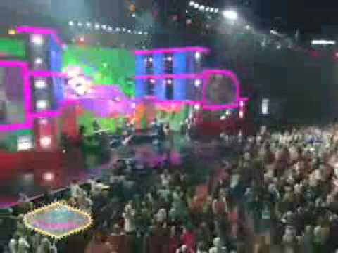 Pink performs "So What" on Ellen in Las Vegas
