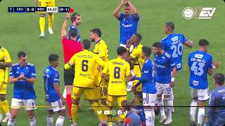 Luis Advíncula Se Fue Expulsado A Los 20 Segundos Del Partido Se Retiró Al Vestuario Llorando