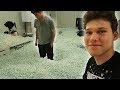 PRANKING ROOMATES ROOM WITH 10,000 PACKING PEANUTS!