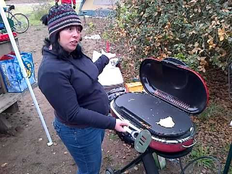 Sally\u0026#39;s Coleman Roadtrip Grill - YouTube