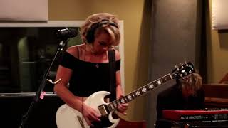 Video thumbnail of "Samantha Fish - Somebody's Always Tryin' - Daytrotter Session - 9/8/2017"