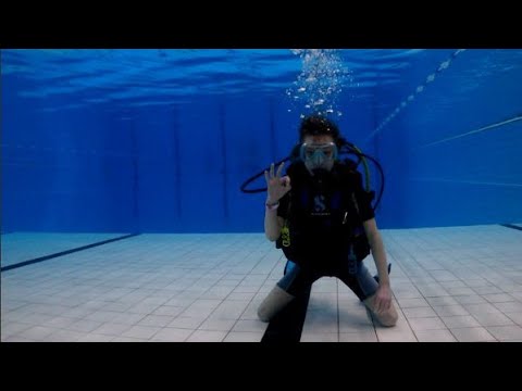 Video: 20 gemeenschappelijke handsignalen voor duiken