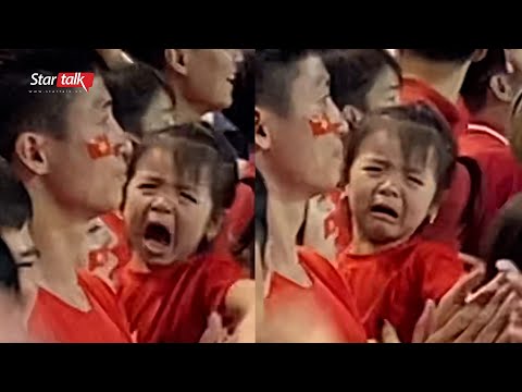 Video Con gái Bùi Tiến Dũng gào khóc khi U23 Việt Nam ghi... - youtube