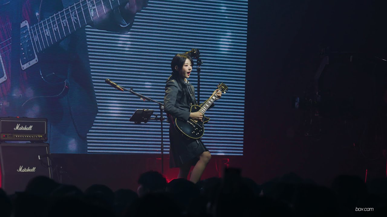 [8K] QWER - 메아리 직캠 | 250125 1st Fan Concert 1, 2, QWER!