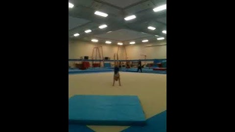 Tobie Double Twist on Floor