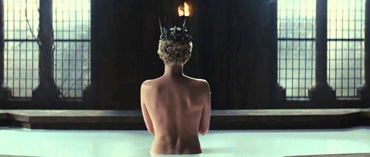 HD/720p Queen Ravenna_Milk Bath Scene - Snow White And The Huntsman - YouTu...