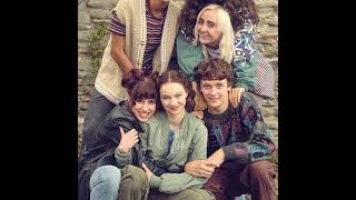 Emma Myers With The Cast Of A Good Girls Guide To Murder