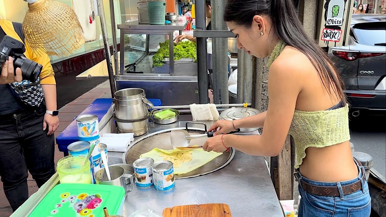 Puy Roti Puy Roti Lady is the BEST Thai Street Food in Bangkok - YouTube