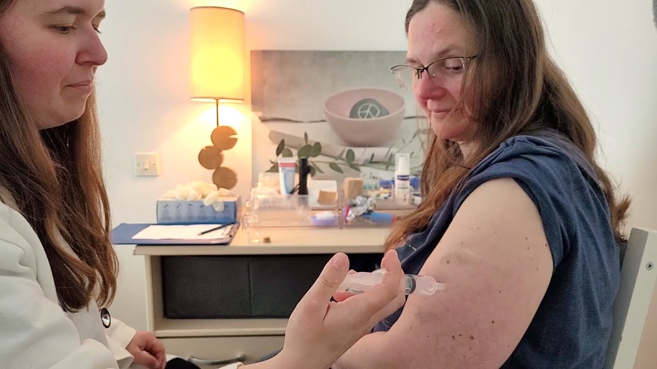 [ASMR FR] Roleplay Médecin - Examen du Bras - Chuchotement