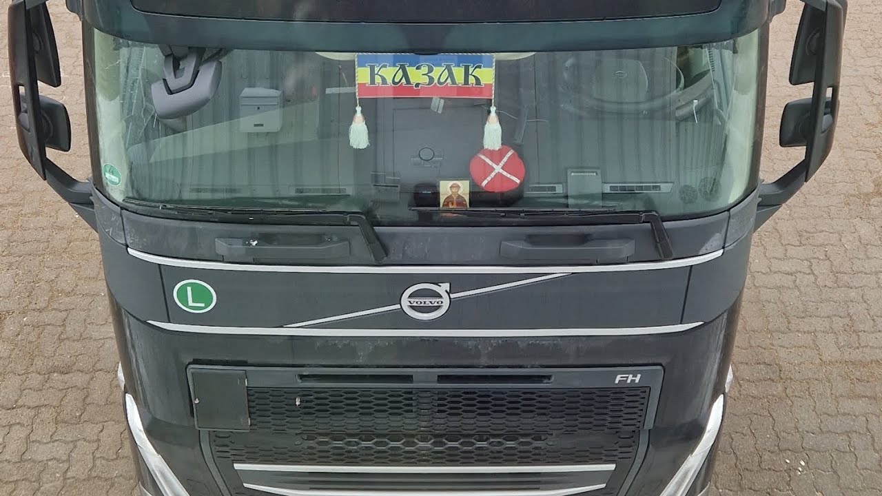 Volvo FH, не открывается капот. Что делать? - YouTube