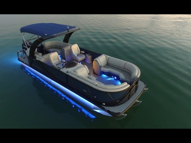 300 Hp 50 Mph South Bay 725rs Tri Toon One Wake Youtube