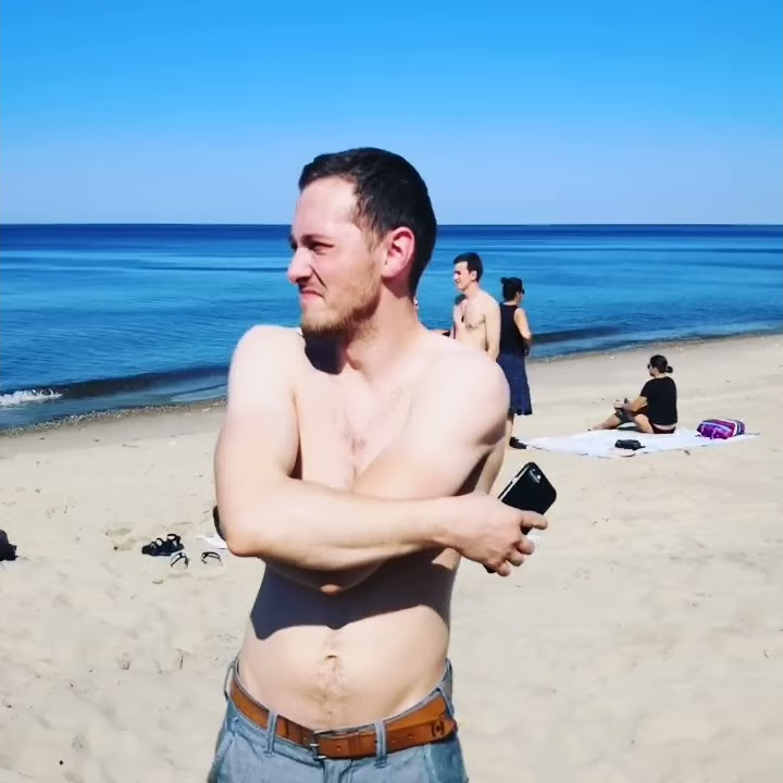 ЛУЧШИЙ ПРИКОЛ НА ПЛЯЖЕ!!!!!!!))))))). - YouTube