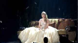 Taylor Swift Speak Now World Tour Live singing "Safe and Sound" from The Hunger Games
