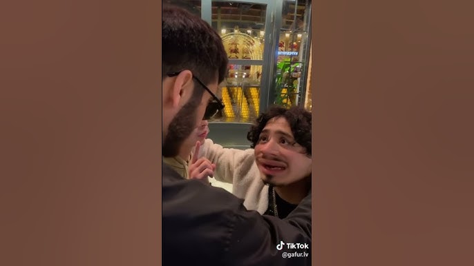 Osiyo qizlar avtobusda sikish