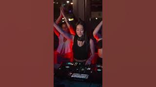 Just Vi, SNZZZY ft. Lela Dang - It's Not Too Late (lyric visualizer)