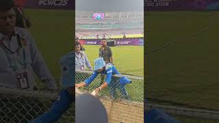 Jemimah signs hats/caps for Bucket Hat cults | Ind vs NZ | ICC women's World Cup 2025