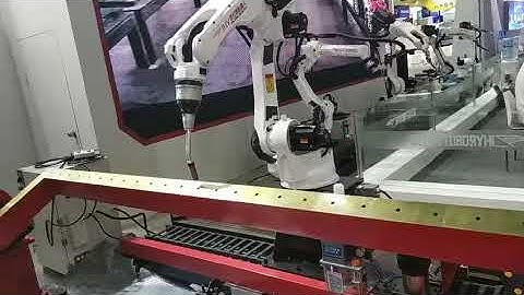 Exhibition welding robot with positioner and moving rail