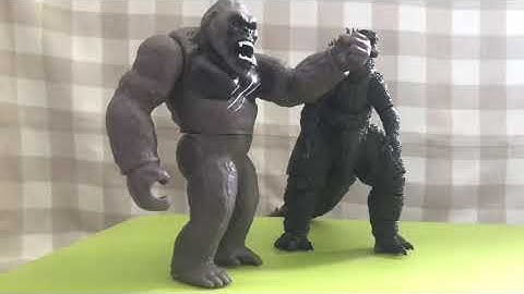 Godzilla VS Kong Aircraft Carrier Fight Stop-Motion