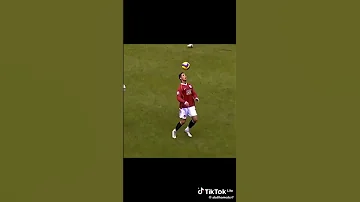 عندي اخ واقف في ظهري 