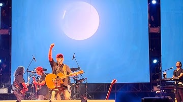 15 JULI 1996 — IWAN FALS & BAND Konser Gaung Merah Lanud Roesmin Nurjadin Pekanbaru