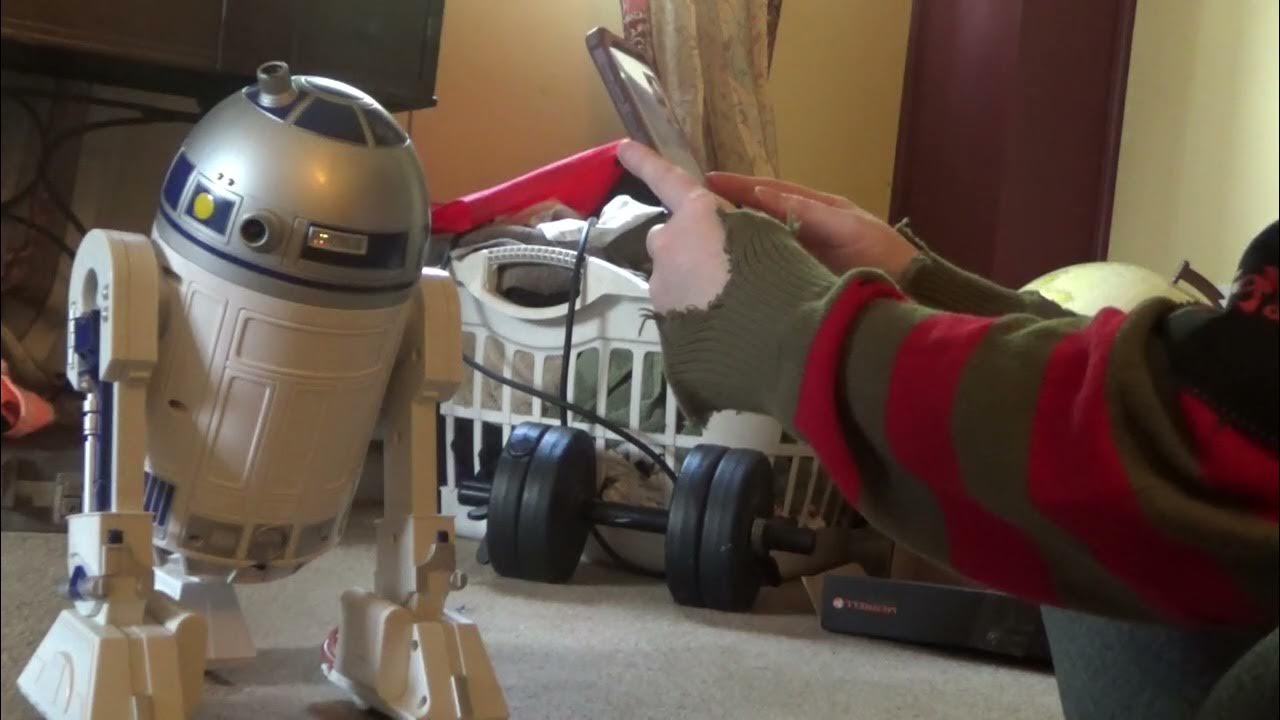 2002 Voice Controlled Interactive R2D2 by Hasbro Following Voice