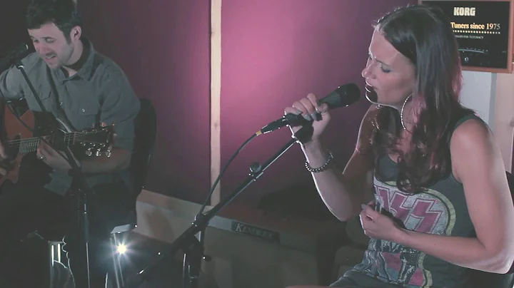 Tess Leo - Live Sessions - Valerie