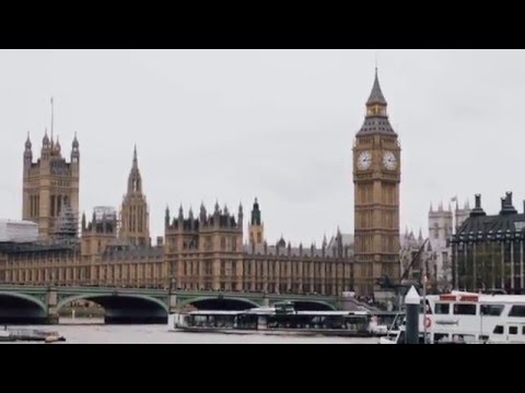 billie-eilish---ocean-eyes-(astronomyy-edit)---london-|-trip