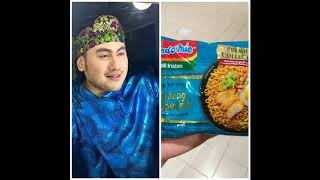 Kesamaan warna baju nassar dengan bungkus indomie