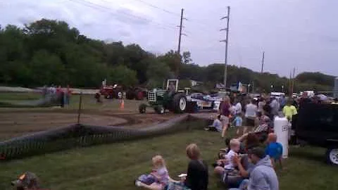 Oliver 2255 Ron Niemeyer Conrad Iowa 06-08-2013 10...