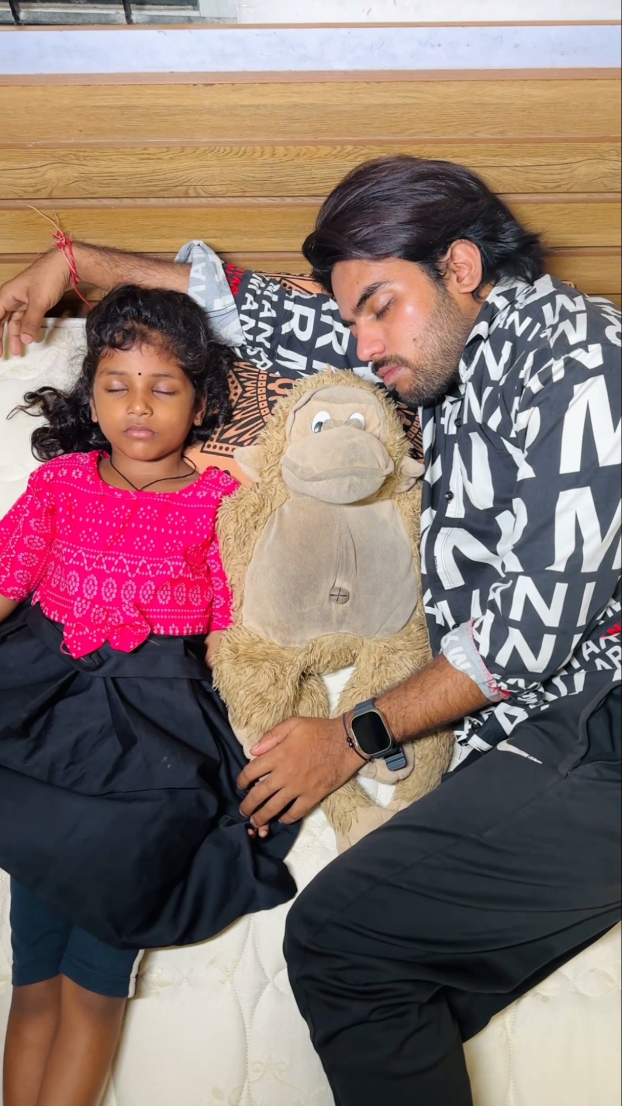 Magic Monkey?waitforend ?#hindistories #hindicomedystories #charanspy #moneky #chlidren #trending