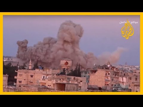 مصور سوري يوثق لحظة إلقاء "براميل الموت" على مدينة معرة النعمان