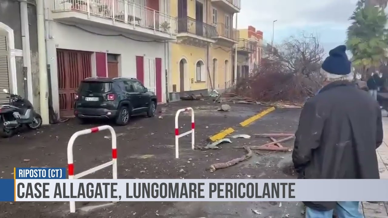 Riposto: case allagate, lungomare pericolante