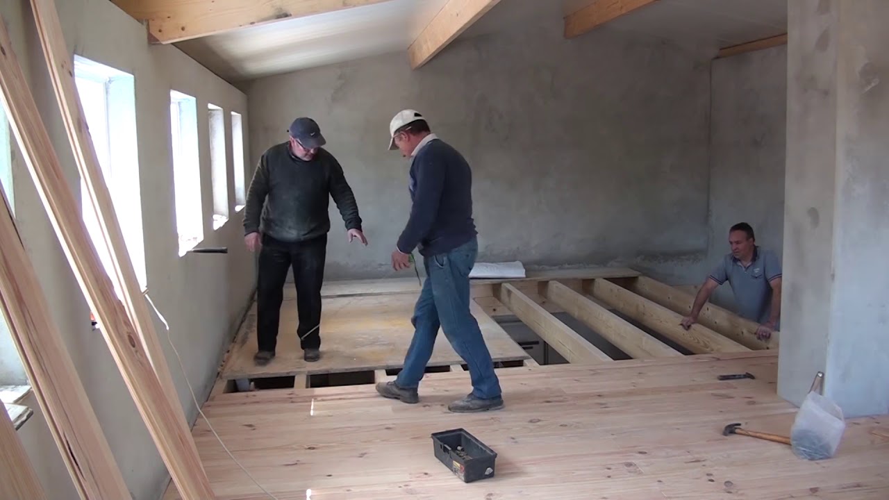 Soalho em Pinus. Colocação sem Pregos à vista