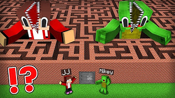 JJ and Mikey Escape from CREEPY MAZE in Minecraft Challenge - Maizen