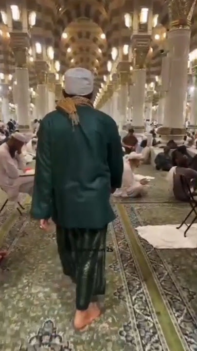 Khr Kholil As'ad menuju makam Rosulullah😭 #khrkholilasad