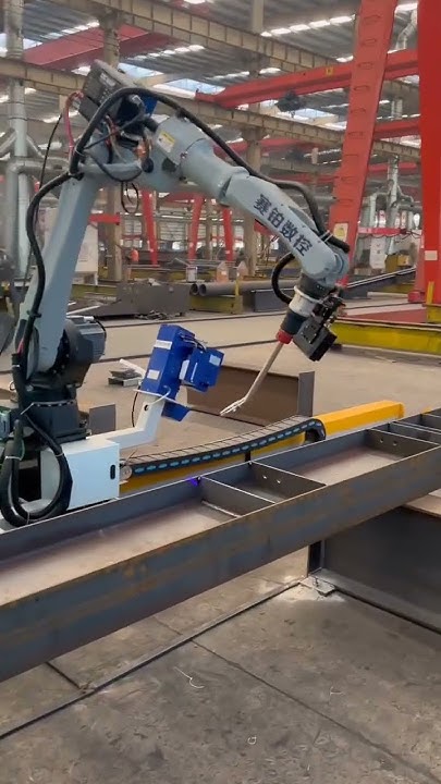Numerical control creates the future # Robot walks on the guide rail ...