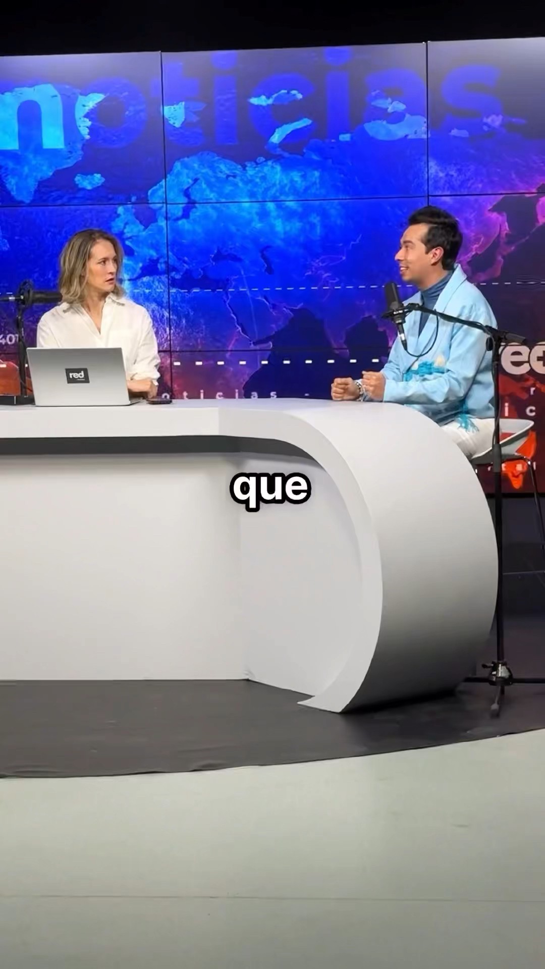 Me Infiltré en las Noticias y Fui Presentador