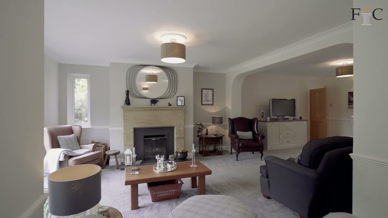 Richard Cartwright presenting 'Hacienda' in Gypsy Lane, Great Amwell