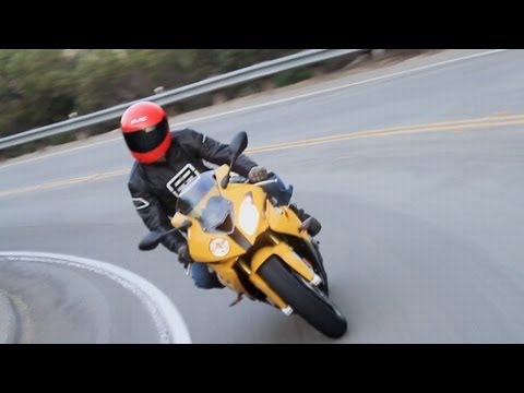 2011-bmw-s1000rr---review-and-road-test