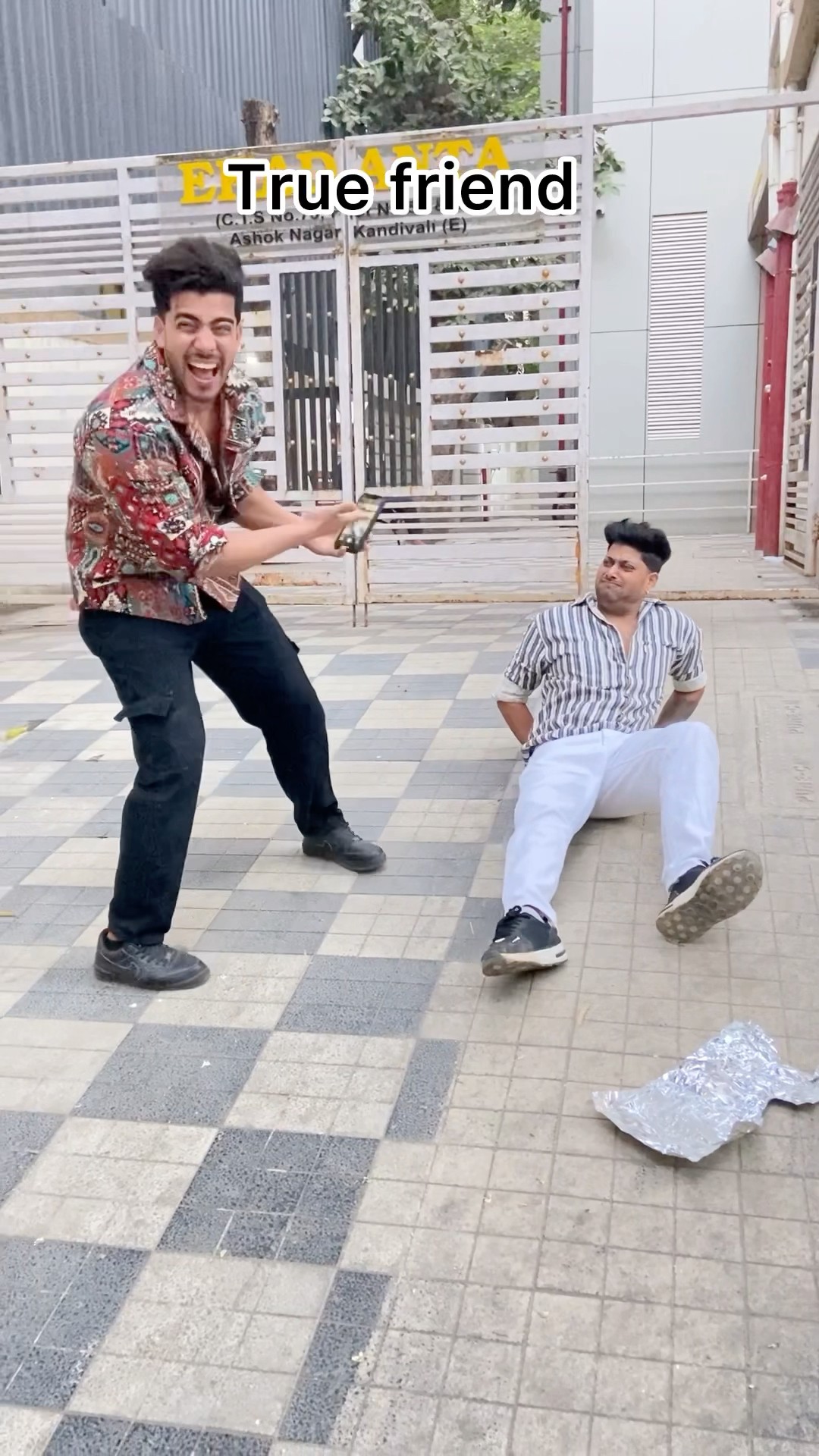 Fake vs true friend ? | oh bhai maro mujhe maro ? #comedy  #funny  #shorts