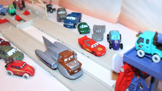 Mattel Disney Cars on the Road Salt Fever 9-Pack Peggy Liner