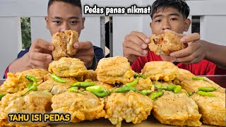 BERKERINGAT MANJA ! NGEMIL TAHU ISI SUPER PEDAS CABE RAWIT JADI NAMBAH PEDASNYA