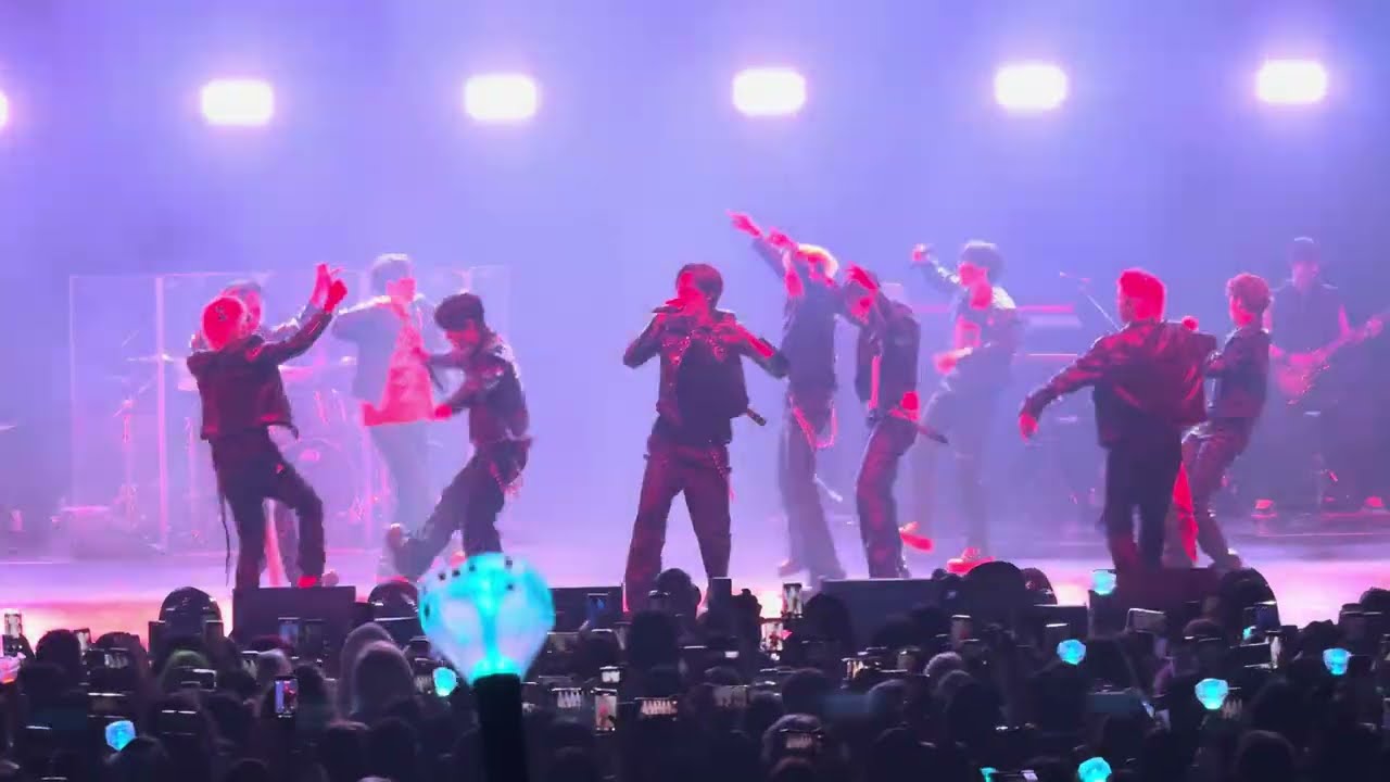 [4KHDR/60FPS] TREASURE - 직진 (JIKJIN) @ Los Angeles 4/13/2025