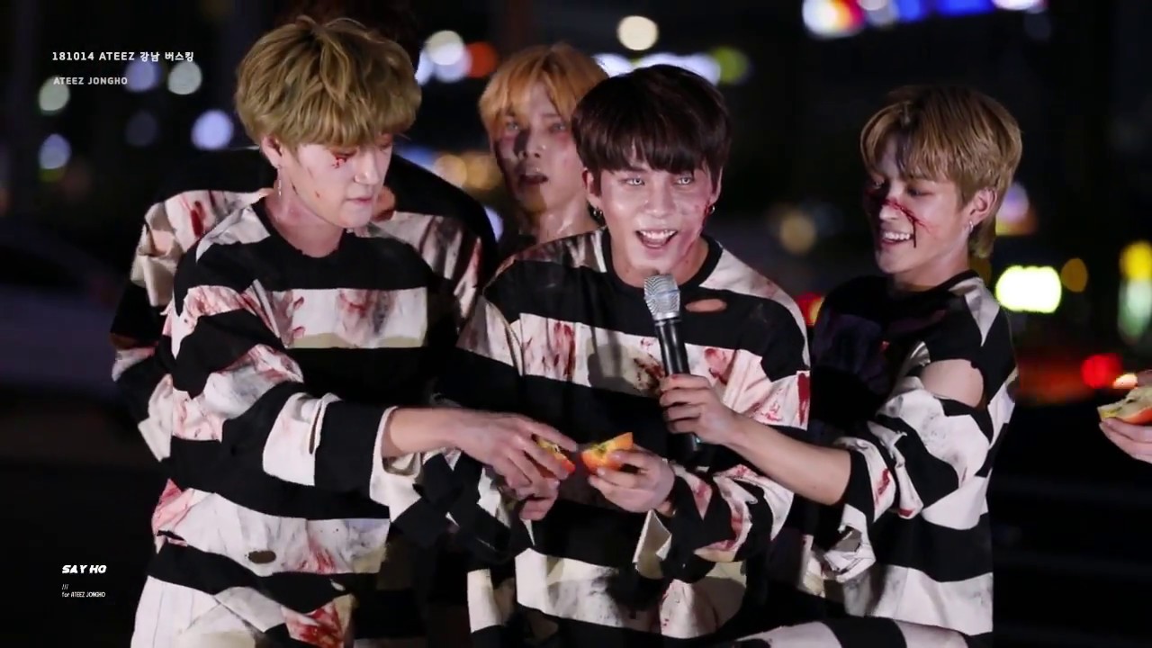 181014 강남 버스킹 | 하루도 그대를 사랑하지 않은 적이 없었다 | 에이티즈 종호 CAM