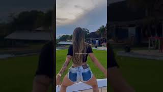 Yandra Costa Dançando