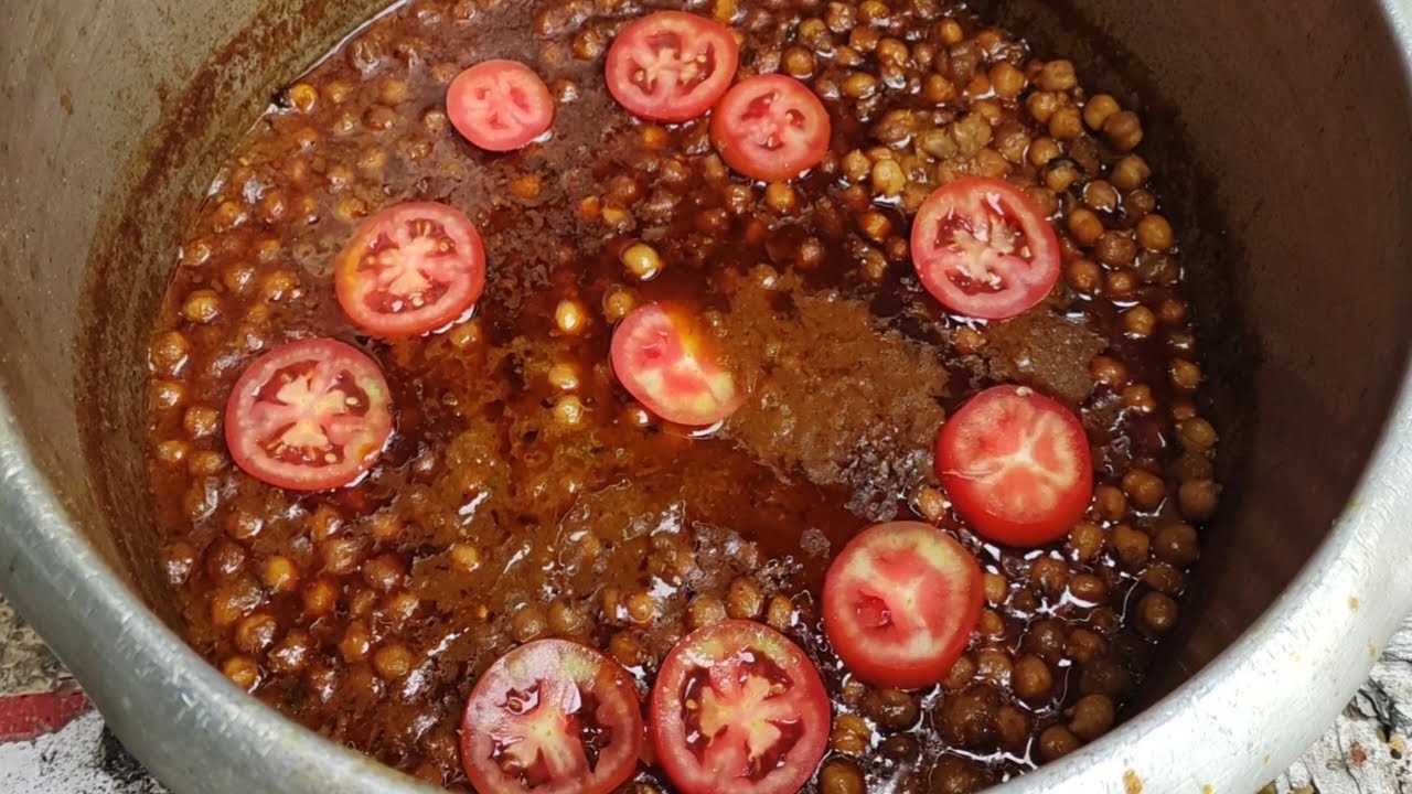 दुकान वालो से सीखो छोले भटूरे के छोले बनाना , एक एक मसाला बताया जाएगा आपको - CHOLE BHATURE Recipe