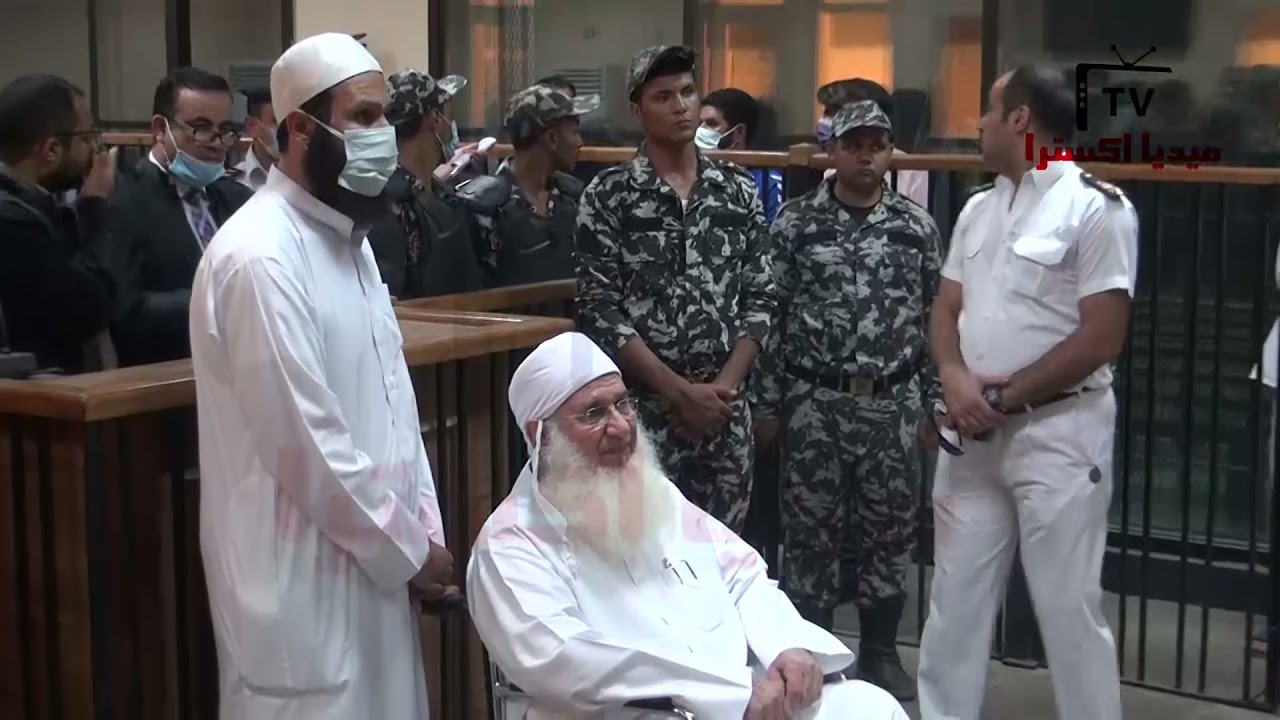 القاضى للشيخ محمد حسين يعقوب:لية كثرة بداية كلامك على الشاشات الصلاه على النبي ورده على الفكر السلفى