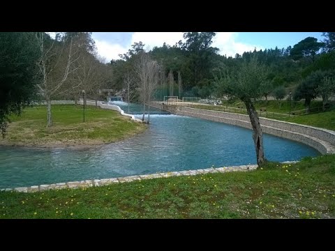 Praia Fluvial Olhos De Água na freguesia da Louriceira